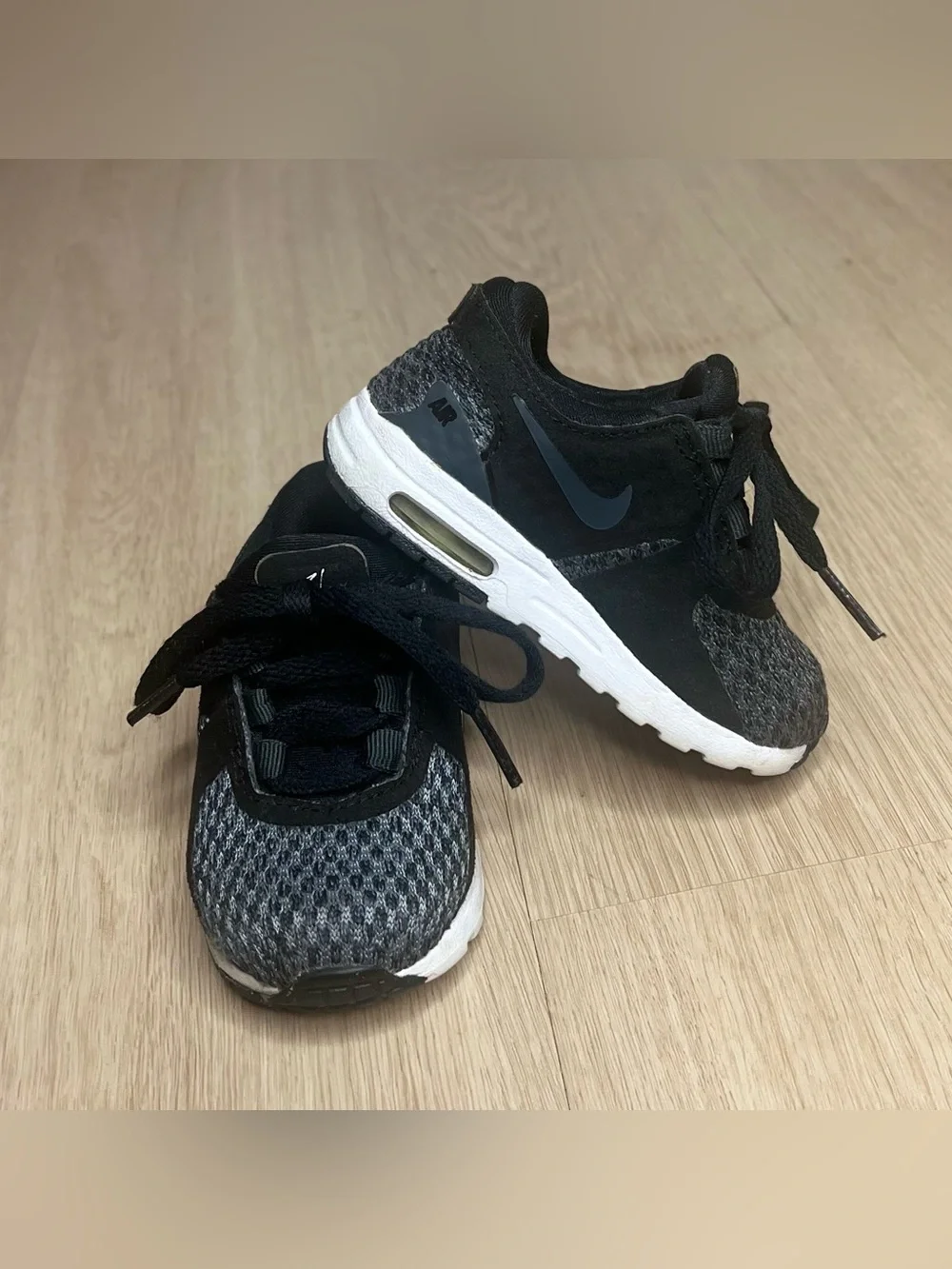 Nike Toddlers Black and Gray Mesh Air Trainer Sneakers